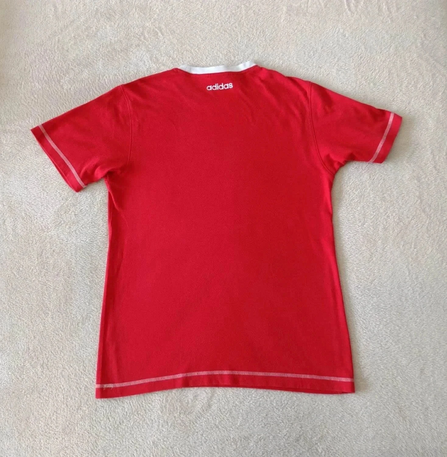 Camiseta Adidas 2005 vermelha com grande Logo branco Tamanho 16 anos – photo 2